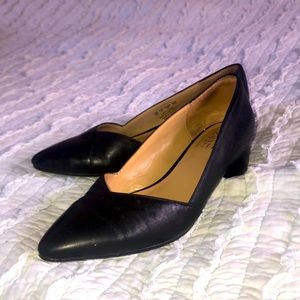 Black Naturalizer leather flats
